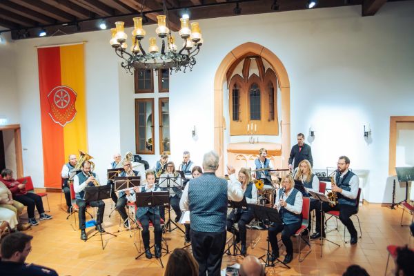 Blasorchester während des Weihnachtskonzerts 2022